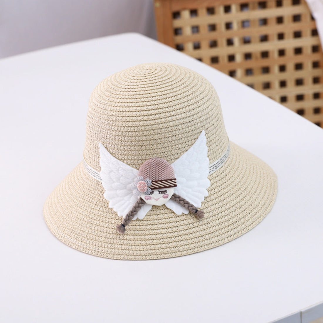 Summer accessories for kids: straw hat