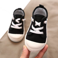Soft fabric lining shoes for babies