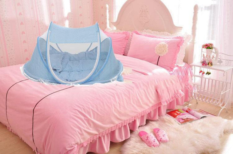 Portable baby bed with breathable mosquito net