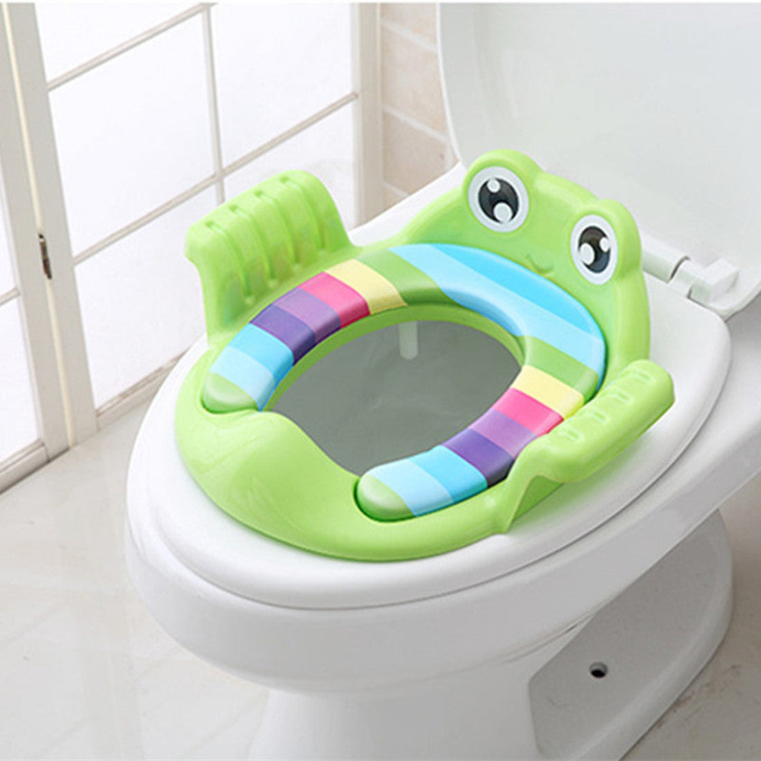 Ergonomic baby toilet seat for potty training