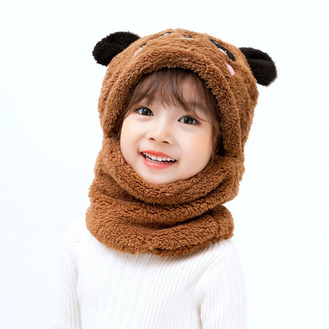 Girls' hat with ear protection and panda head design